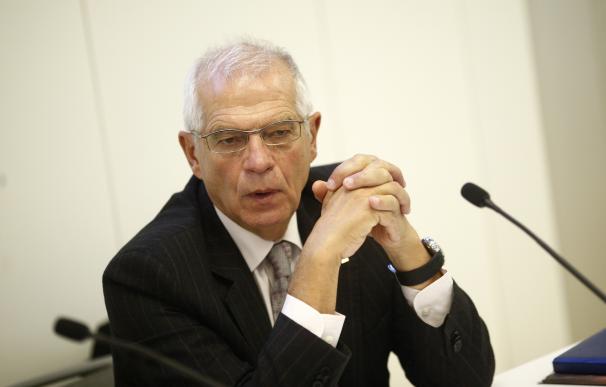 Pedro Sánchez ficha a Borrell para su 'gobierno del cambio', en el que incluirá independientes