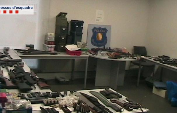 Desarticulan el depósito de armas ilegales más grande encontrado en Catalunya