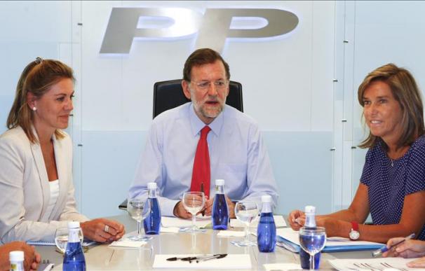 Rajoy pide a los jóvenes que reflexionen sobre valores, principios y futuro