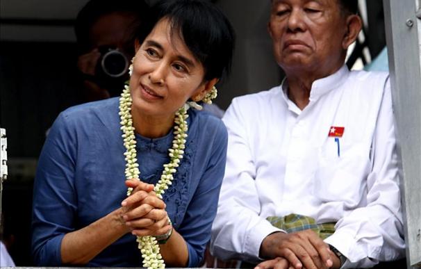 Suu Kyi viaja a la capital invitada por el presidente de Birmania