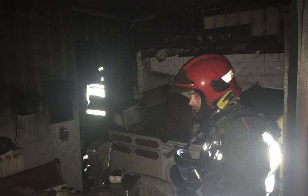 Un incendio obliga a evacuar 20 pisos de una vivienda de Reinosa