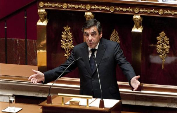 El primer ministro francés dice que sería "un error" no adoptar la llamada "regla de oro" ante el déficit