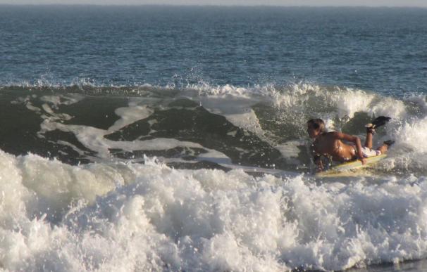 Muere un surfista atacado por un tiburón en la isla francesa de La Reunión