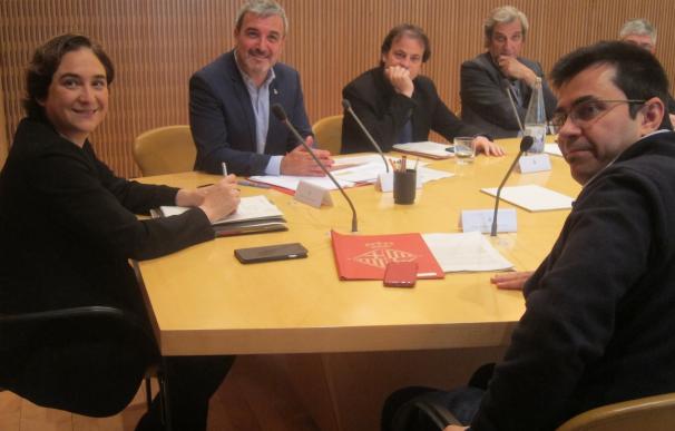 Collboni y los tres ediles del PSC asisten a su primera comisión de Gobierno de Colau