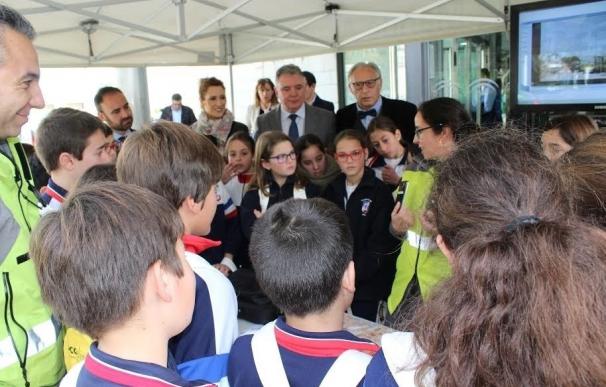 La Junta celebra con más de 120 escolares una jornada de puertas abiertas por el Día de Andalucía