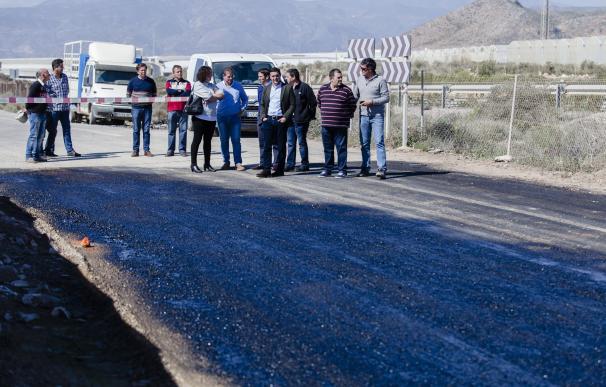 Diputación dota a Balanegra de nuevos accesos a la Autovía A-7, con el asfaltado de dos kilómetros