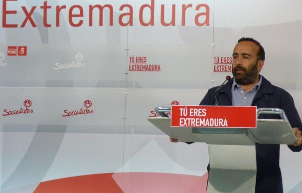 El PSOE de Extremadura asegura que los pactos Podemos-IU "no preocupan para nada" porque el "adversario" es el PP