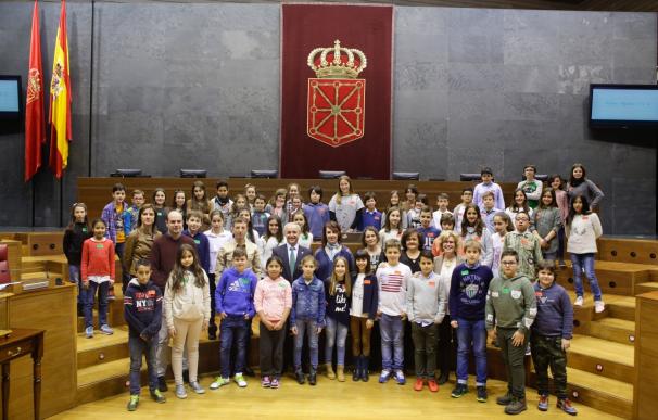 La infancia reclama en el Parlamento de Navarra trabajar por el respeto y la convivencia