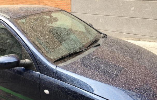 La lluvia de barro en Madrid obligará a miles de coches a pasar por el lavadero
