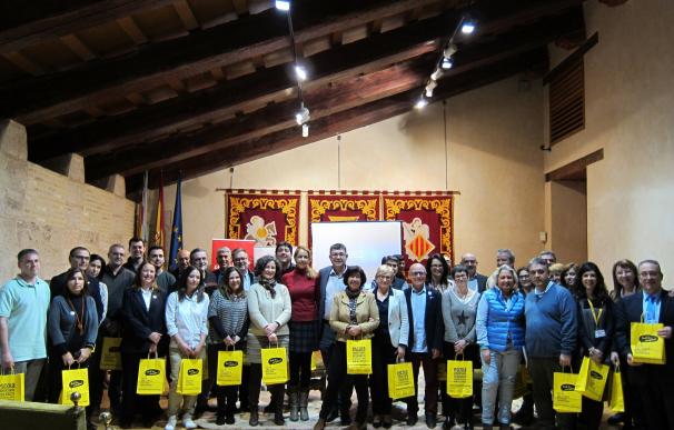 Diputados y trabajadores de las Corts forman 25 parejas lingüísticas para "quitarse el miedo a hablar en valenciano"