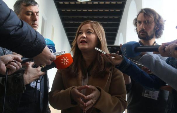 Verónica Pérez afirma que con Susana Díaz ha llegado "la primavera" al PSOE y defiende que sabe "ganar y unir"