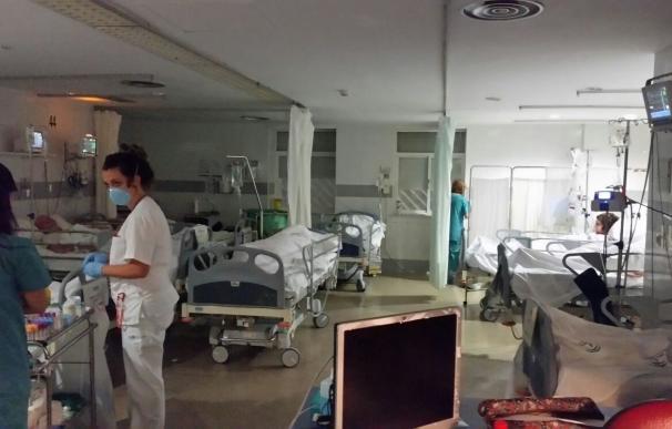 Satse alerta de "colapso permanente" en la Observación de Urgencias del Hospital Virgen del Rocío