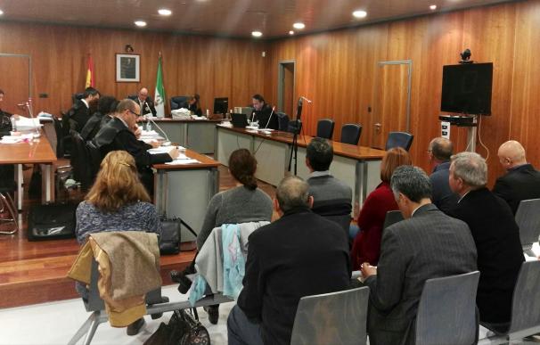El promotor acusado por supuesta corrupción urbanística en Casares niega que pagara al exalcalde