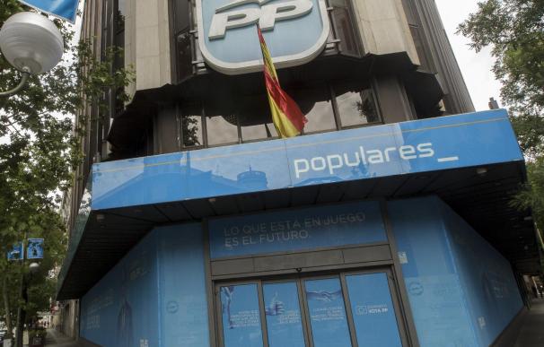 Cargos del PP piden recuperar la iniciativa y ven clave el debate anticorrupción y la visita de Rajoy a Cataluña