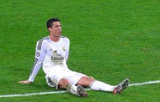 Cristiano Ronaldo se quedó en el césped del Bernabéu