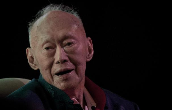 Lee Kuan Yew Speaks At Standard Chartered Singapore Forum