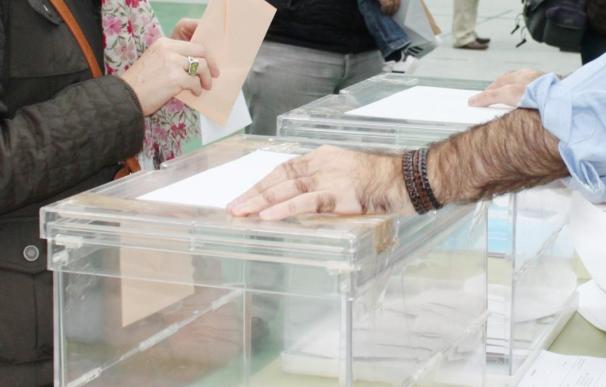 Andalucía celebra este domingo sus primeras elecciones anticipadas desde 1996