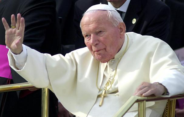 El Papa proclama Venerable a Juan Pablo II, primer paso hacia la santidad