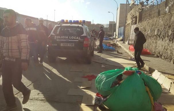 Decomisados cientos de kilos de mercancías de todo en un mercadillo ambulante ilegal en la frontera Melilla-Marruecos