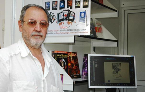 Jorge Ruíz, el único editor que vende ebooks en la Feria del Libro - Foto: Mónica Moyano
