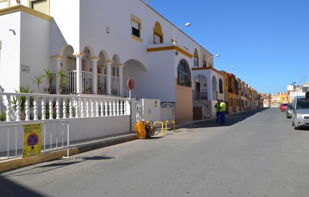 La barriada 'Camino Hoyo Cuenca' de Roquetas de Mar recibirá casi 500.000 euros de Planes Provinciales