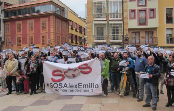 Familiares y amigos de los navegantes perdidos piden en Oviedo una "búsqueda activa"