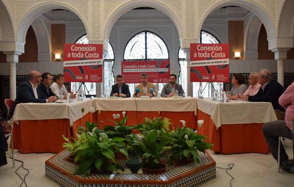 Alcaldes y secretarios generales del PSOE en la Costa del Sol exigen al Gobierno de Rajoy mejoras en la A-7