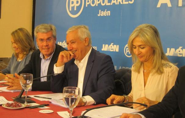 El PP-A presenta la ponencia económica con "vocación de gobierno" y como alternativa al modelo "agotado" del PSOE