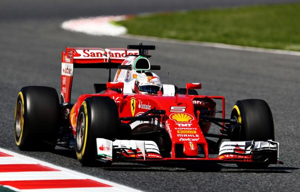 Ferrari domina los primeros libres con Sainz octavo y Alonso décimo