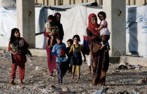 Mujeres yazidíes huyen de las atrocidades del Estado Islámico