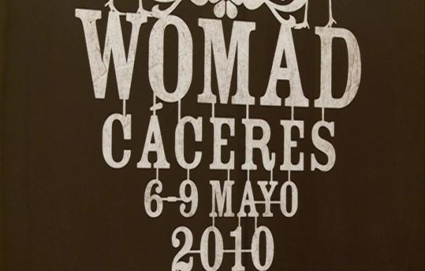 El festival Womad de Cáceres repasa sus veinticinco años de historia con una muestra de todos los carteles