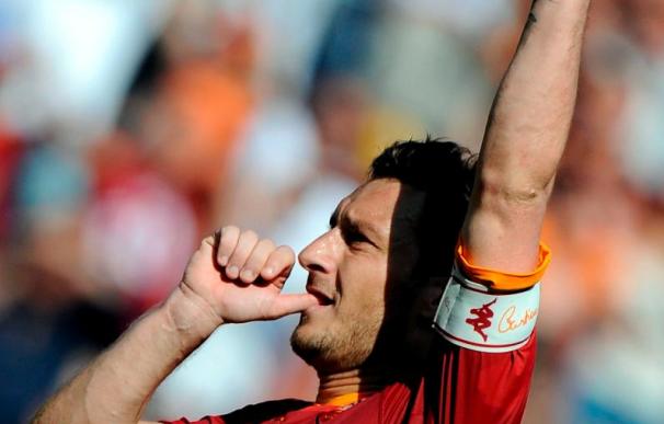 Totti es castigado con cuatro partidos por su agresión a Ballotelli