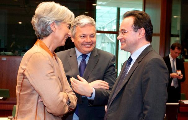 La UE y el FMI movilizan hasta 750.000 millones de euros para defender moneda