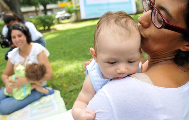 Los permisos por maternidad caen el 6,42 por ciento en el primer trimestre de 2014