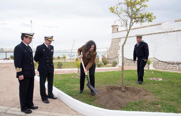 Diputación dona 284 plantas a la Base Naval de Puntales