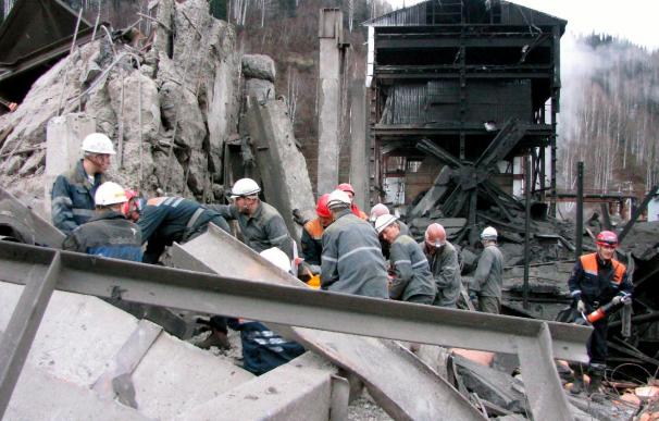 Ascienden a 30 los muertos por las explosiones de grisú en una mina hullera siberiana