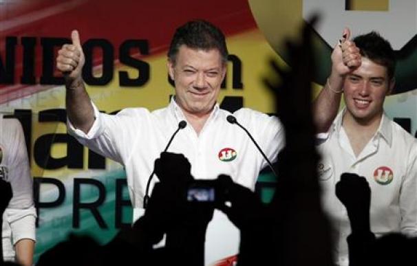 Santos arrasa en las elecciones en Colombia