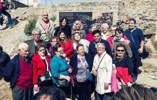 El Ayuntamiento homenajea a los vecinos de los antiguos barrios de barracas de Barcelona
