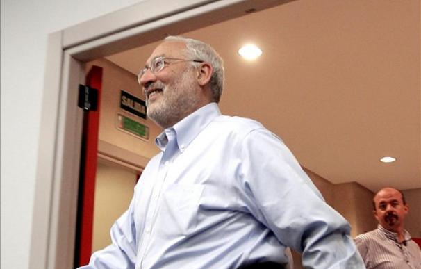 El Nobel de Economía Joseph Stiglitz exige al BCE que reduzca los tipos