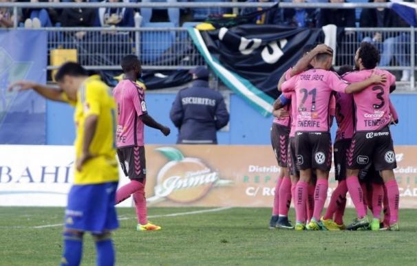 (Crónica) El Tenerife gana al Cádiz en el duelo directo por el 'play-off'