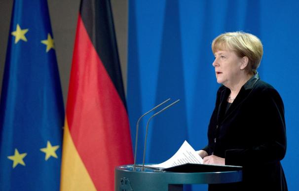 Merkel realiza hoy una visita a Budapest, criticada por la oposición húngara