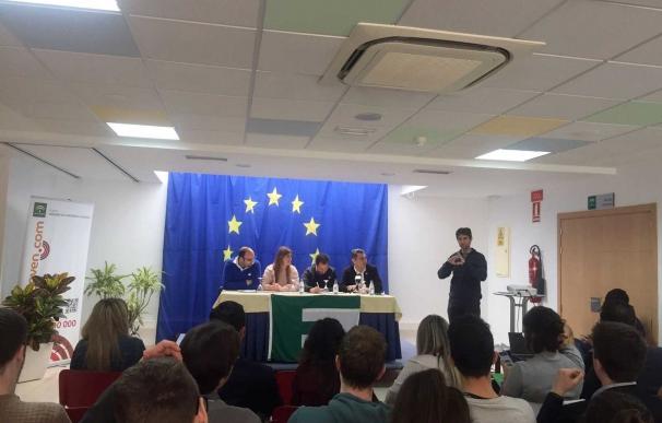 Más de medio centenar de jóvenes de diferentes países analizan en Torremolinos los retos de la Unión Europea