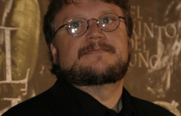 Guillermo del Toro no dirigirá El Hobbit