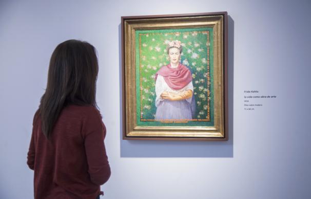 El pintor Fausto Velázquez reinterpreta a Frida Kahlo en una exposición de la Fundación Unicaja