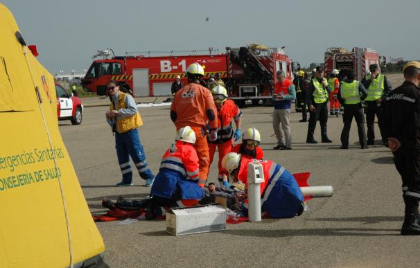 Junta coordina un simulacro de accidente aéreo en el aeropuerto activando el Plan Territorial de Emergencias