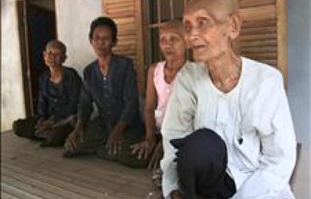 Un pueblo pequeño y pobre abre el primer refugio para ancianos en Camboya