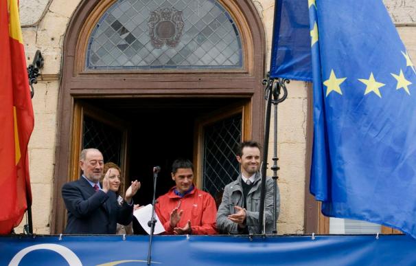 El alcalde de Oviedo "emocionado" por la respuesta de los ciudadanos en el Día de Europa