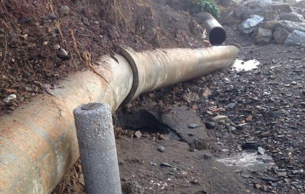 El temporal provoca la rotura de la tubería de abastecimiento de agua potable de la costa occidental de Vélez