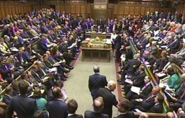 El escándalo Fillon llega a Londres: Los diputados ya no podrán contratar familiares