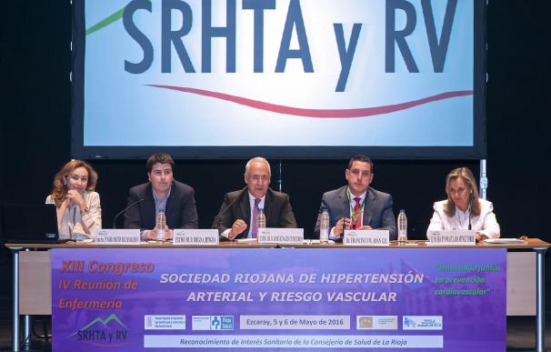Ceniceros destaca "la implicación de los profesionales de la salud para llevar a cabo una adecuada gestión" en La Rioja